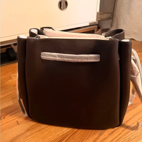 Tory Burch Large Romy Bucket Bag - Picture 7 of 8